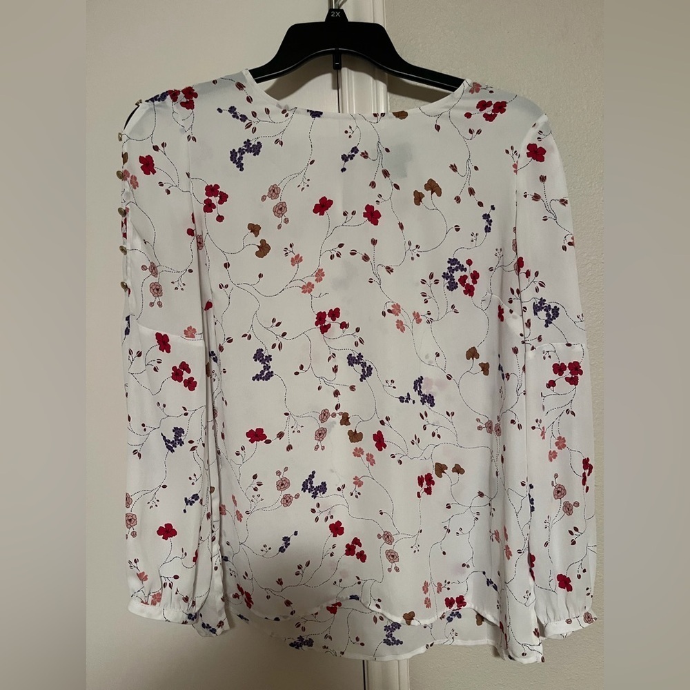 Liz Claiborne Large Floral Blouse White Long Sleeve Gold Button Accent Top - Picture 2 of 9